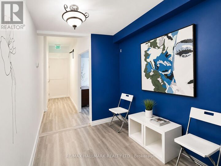 Property Photo:  866 Bathurst Street Main Rm 1  ON M5R 3G3 