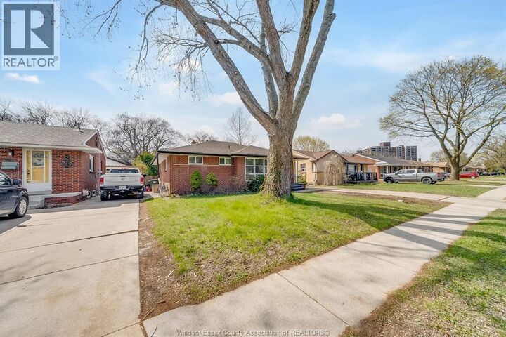 Property Photo:  465 Riverdale Avenue  ON N8S 4B7 