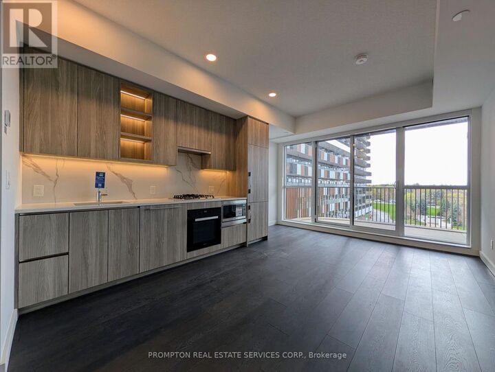 Property Photo:  18 Esther Shiner Boulevard 549  ON M2K 0J6 