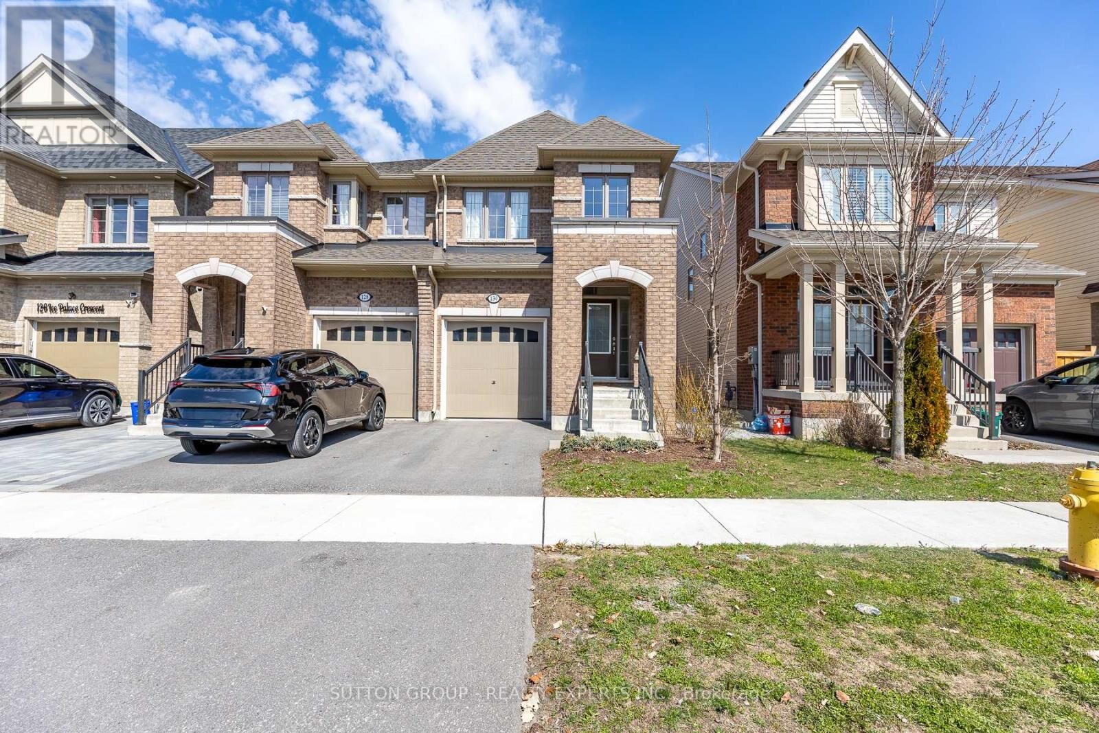 Property Photo:  130 Ice Palace Crescent  ON L1H 7K4 
