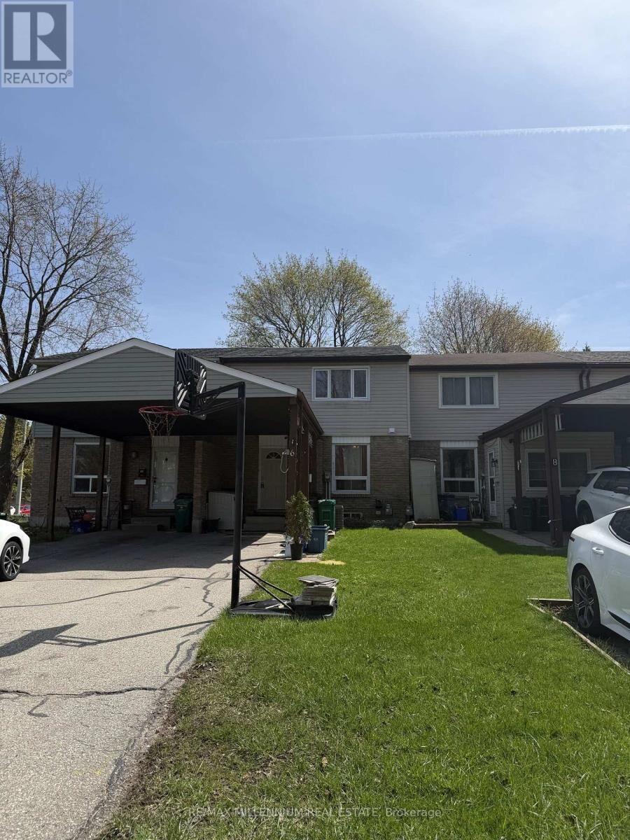 Property Photo:  6 Cedarhill Crescent  ON N2E 2H4 