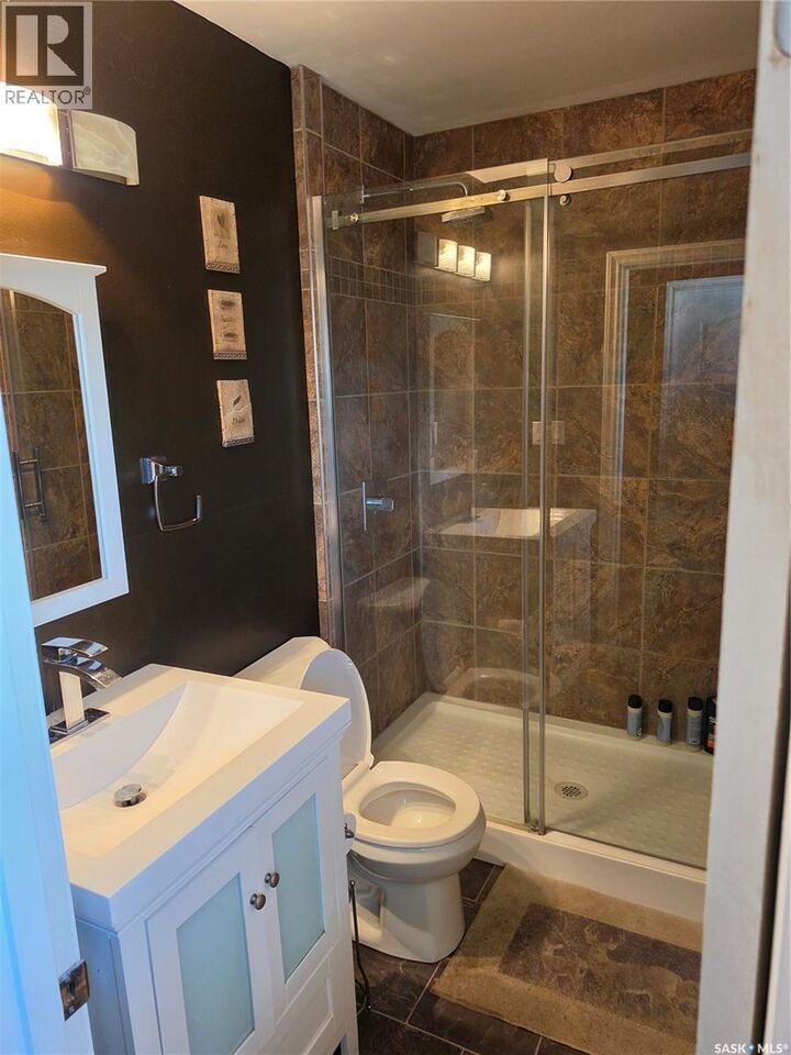 Property Photo:  725 2nd Avenue  SK S0A 3J0 