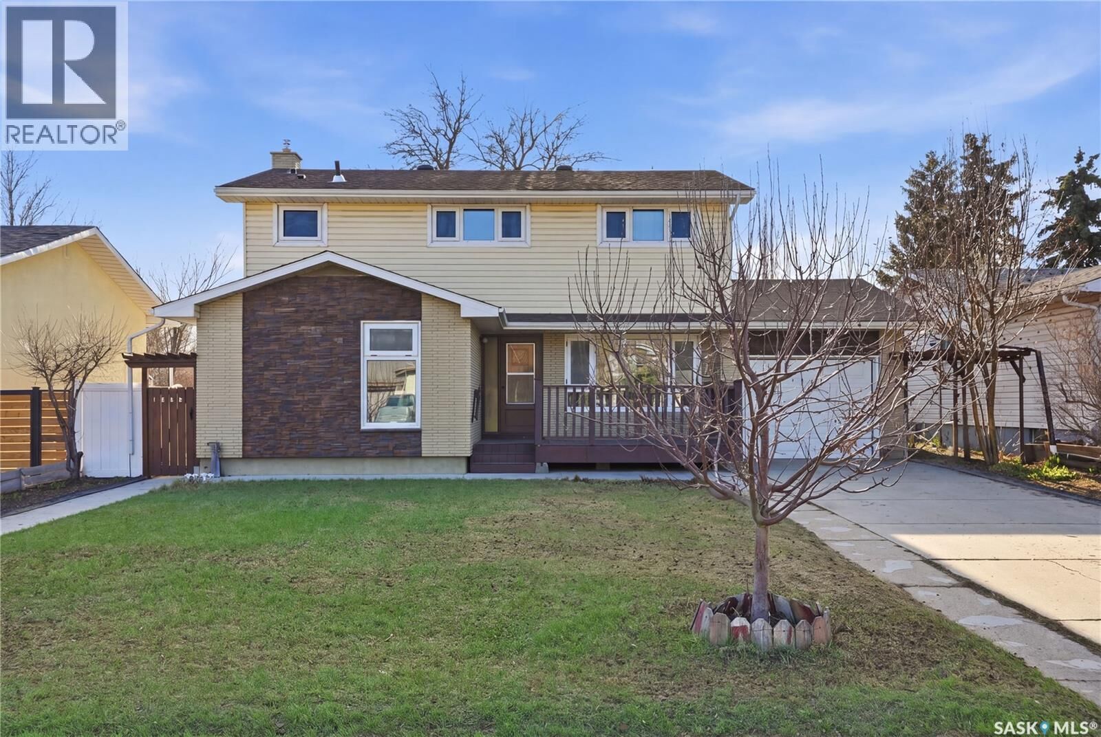 Property Photo:  1806 Arlington Avenue  SK S7H 2Y7 
