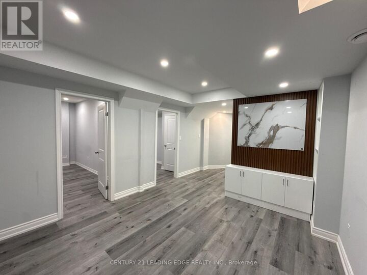 Property Photo:  11 Northern Breeze Crescent Lower  ON L1R 0P4 
