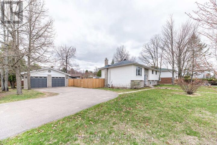 Property Photo:  2 Lisa Crescent  ON K8H 2Z9 
