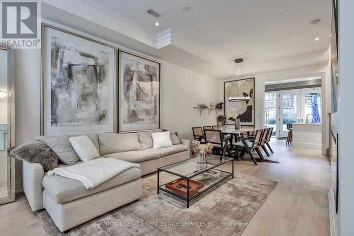 Property Photo:  290 St Clair Avenue West Th2  ON M4V 1S3 