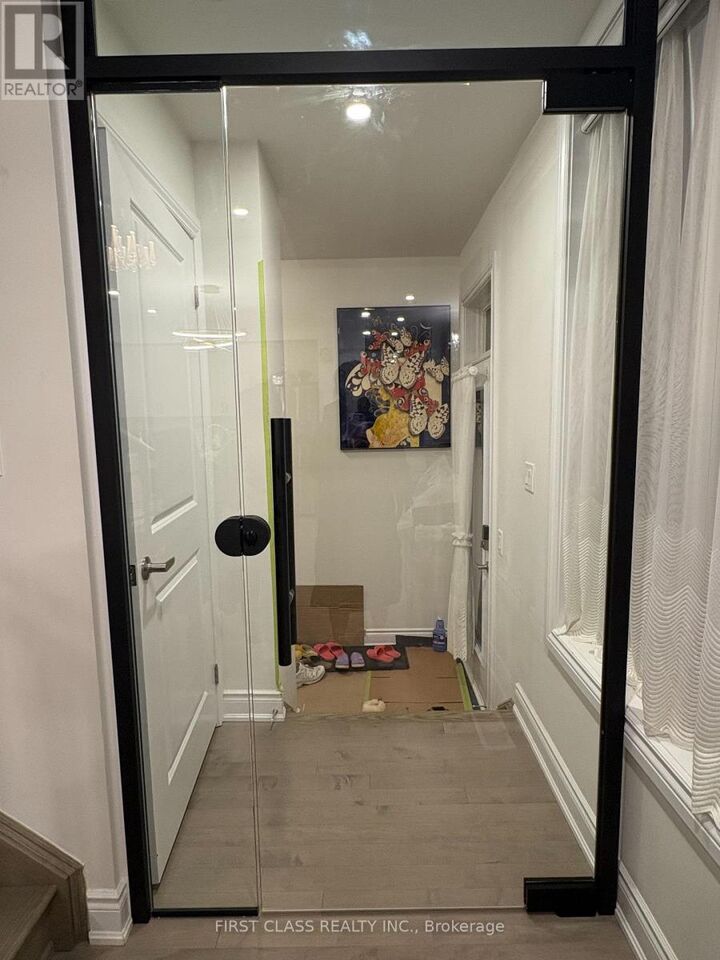 Property Photo:  24 York Downs Boulevard  ON L6C 3J7 