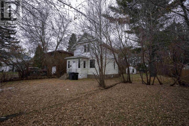 Property Photo:  447 Vickers St N  ON P7C 4B4 