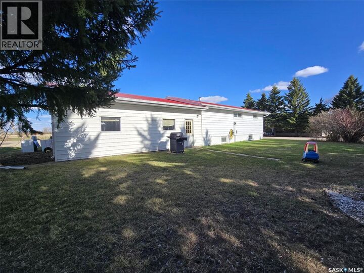 Property Photo:  50 2 Avenue E  SK S0G 3M0 