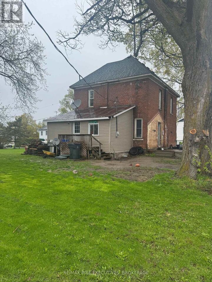 Property Photo:  109 Adelaide Street  ON K0H 2N0 