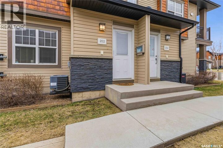 Property Photo:  202 1015 Patrick Crescent  SK S7W 0M6 
