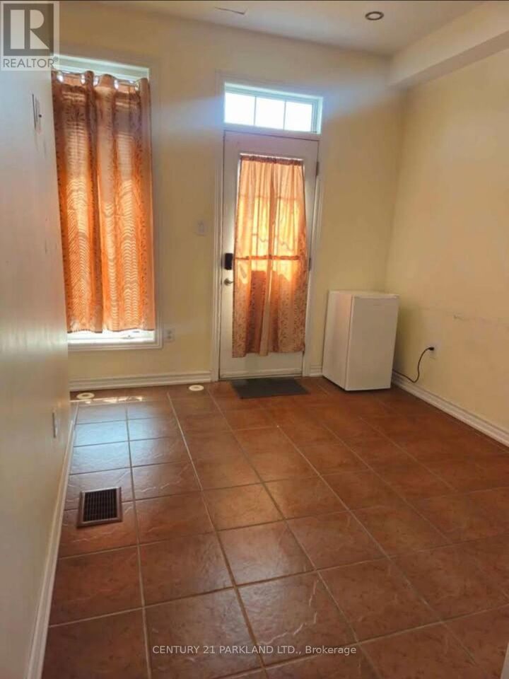 Property Photo:  52 Ignatius Lane  ON M1E 0A3 