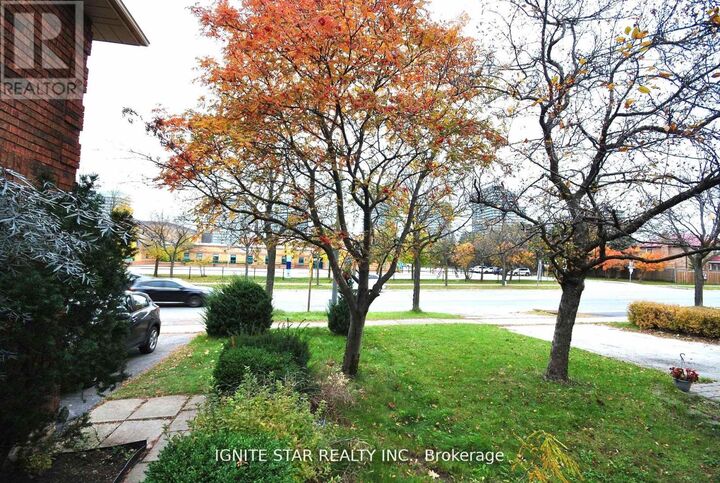 Property Photo:  2368 Credit Valley Road  ON L5M 4E7 