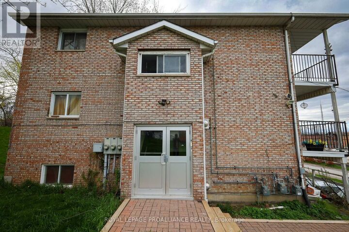 Property Photo:  60 Wallbridge Crescent  ON K8P 1Z4 