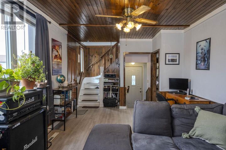 Property Photo:  492 Brock St E  ON P7E 4H7 