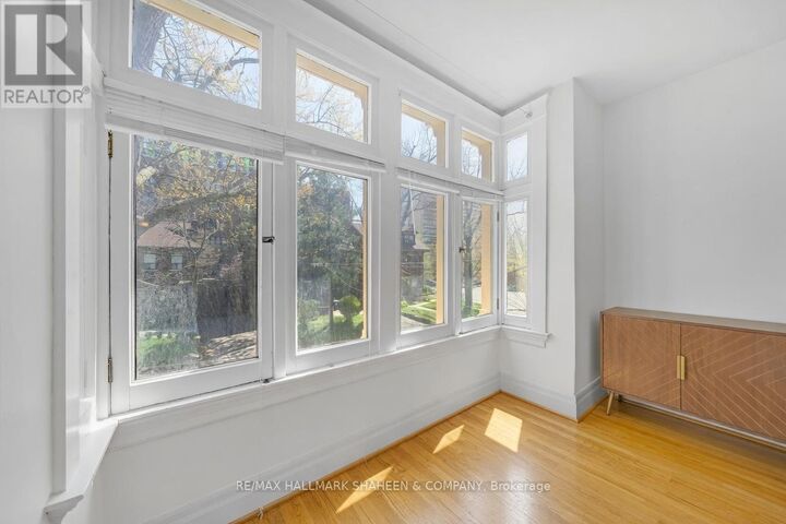 Property Photo:  12 Foxbar Road 2  ON M4V 2G6 