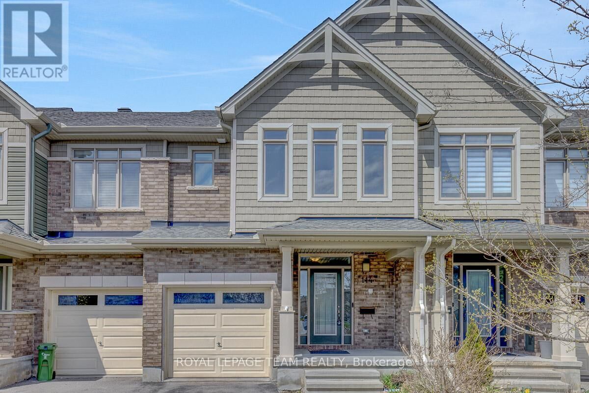 Property Photo:  114 Hawkeswood Drive  ON K4M 0C1 