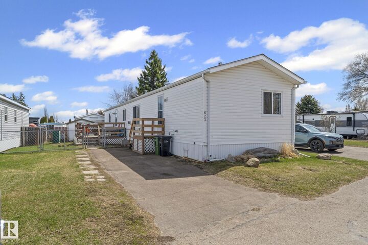 Property Photo:  623 Evergreen Park NE  AB T5Y 4M2 