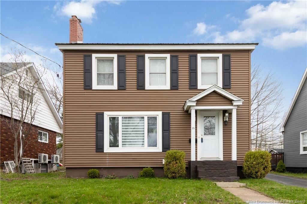 Property Photo:  25 Wellington Avenue  NB E1E 2A7 