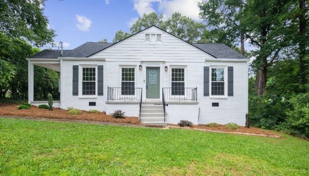 Property Photo:  3092 Leeland Road  GA 30032 