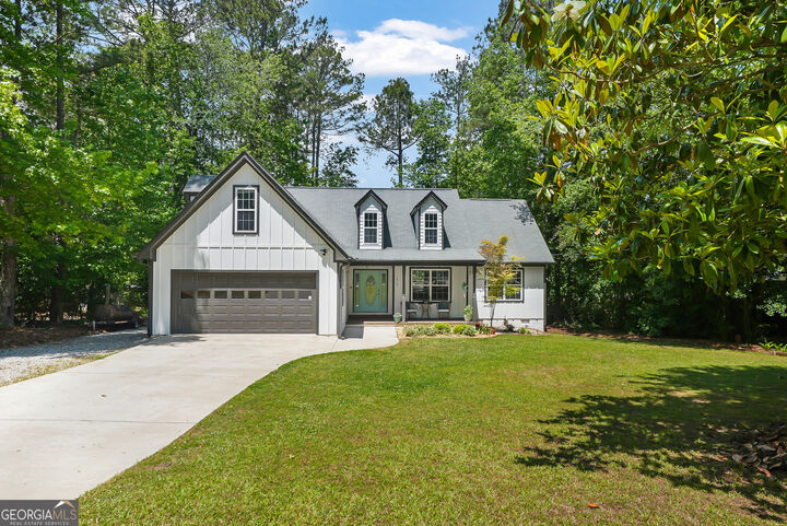 Property Photo:  1419 Rainbow Circle  GA 30224 