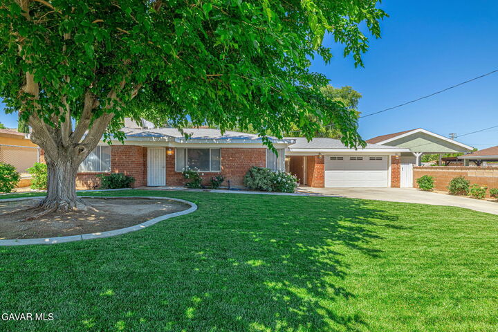Property Photo:  41723 55th St W  CA 93536 