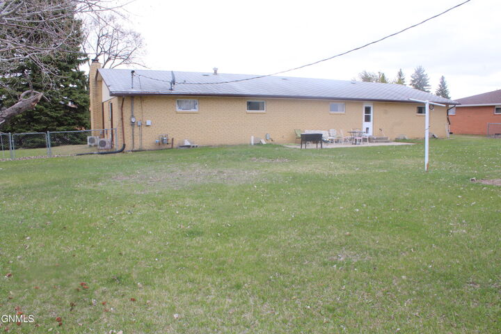Property Photo:  504 Kundert Street  ND 58575 