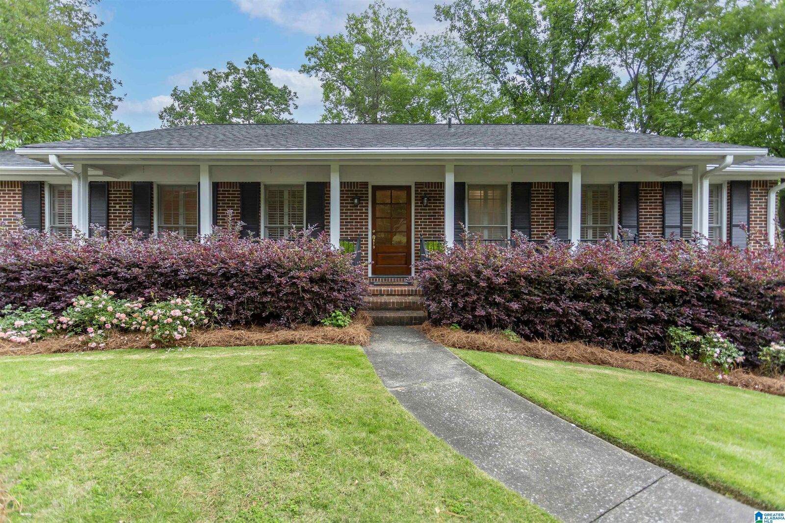 Property Photo: 1157 Countess Circle AL 35226