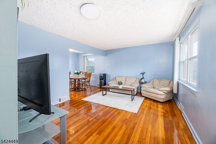 Property Photo:  40 South Dr  NJ 07662 
