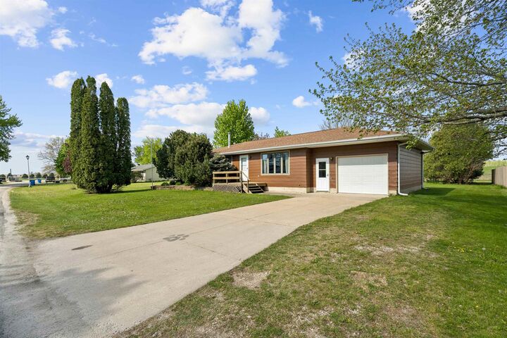 Property Photo:  629 West Street  IA 50666 