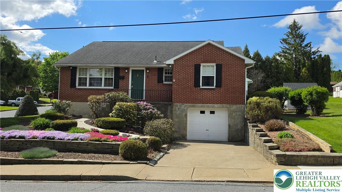 Property Photo:  142 E North Street  PA 18064 