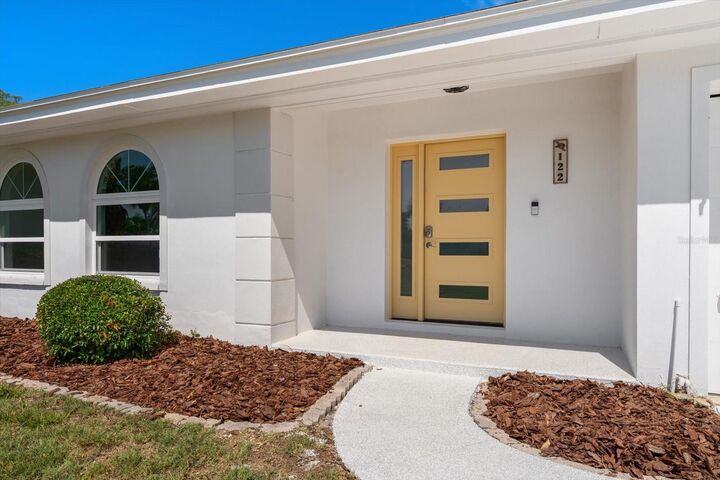 Property Photo:  122 Palmetto Lane  FL 33770 