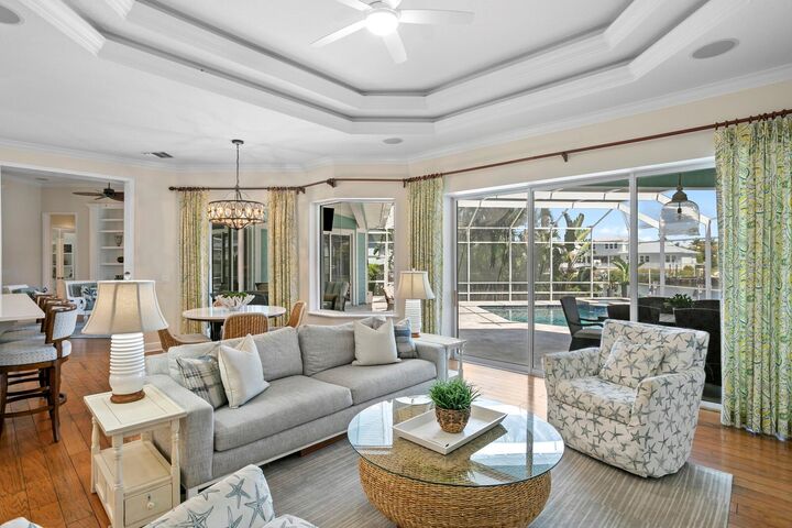 Property Photo:  625 Balibay Road  FL 33572 