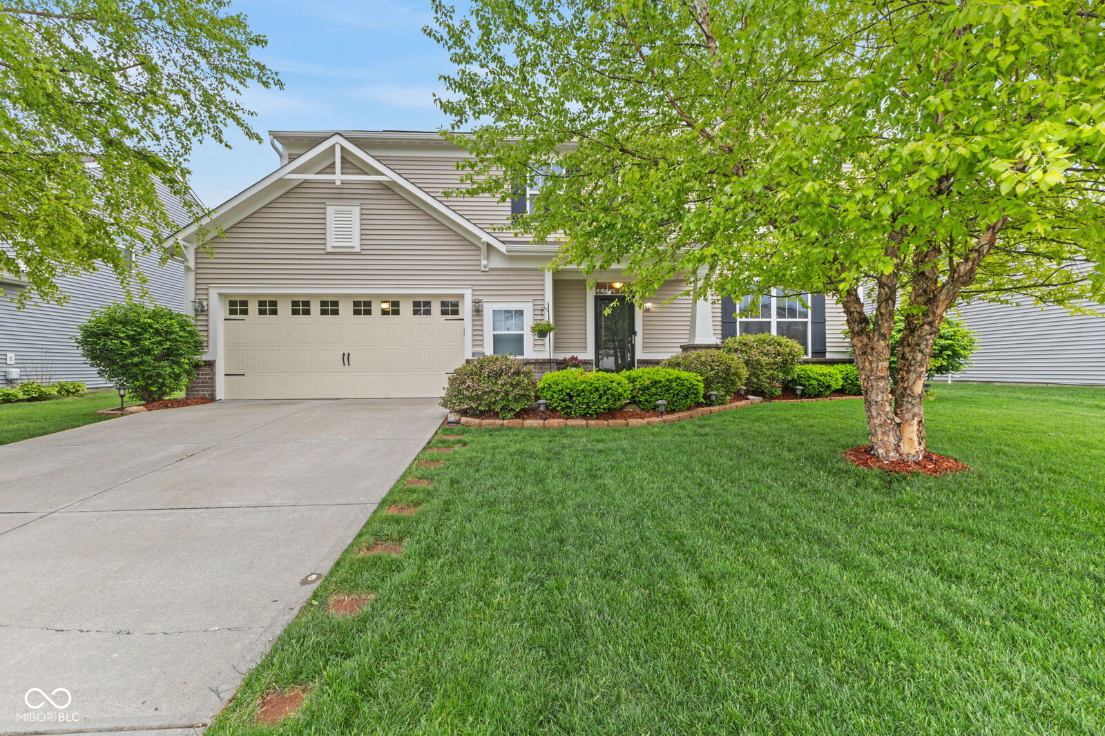 Property Photo:  1233 Old Vines Trail  IN 46143 