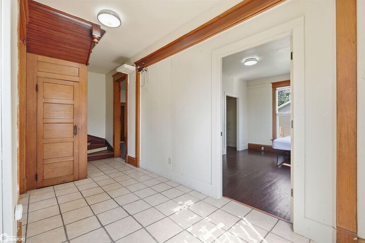 Property Photo:  1221 Main Street  IA 50112 