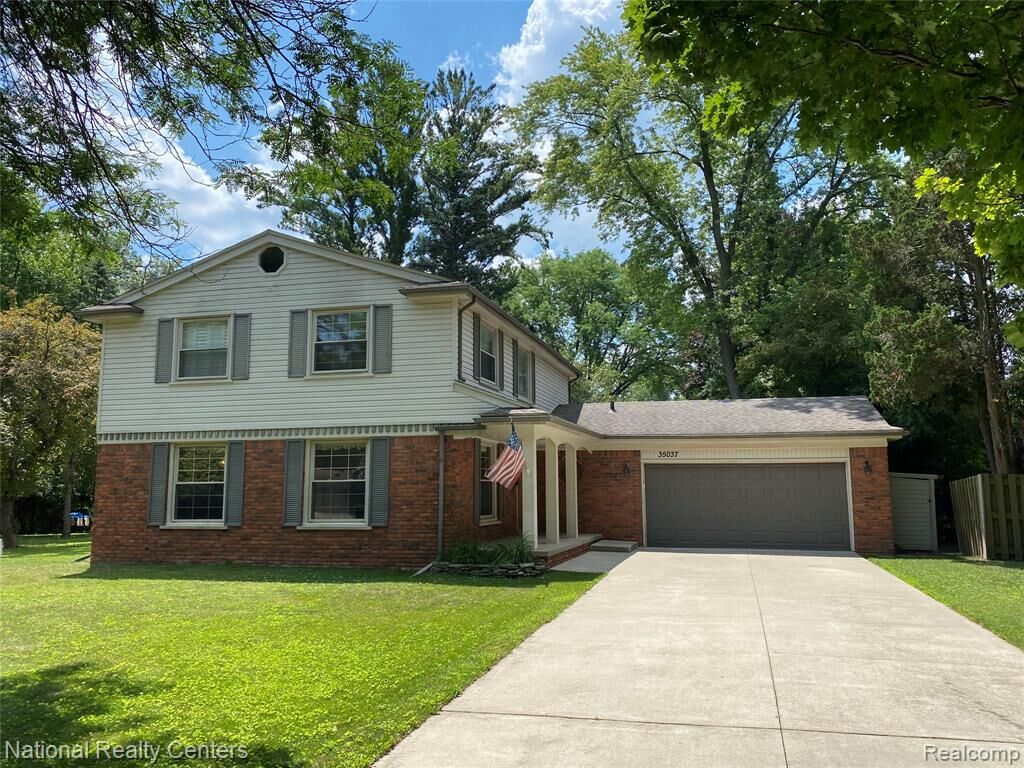 Property Photo:  35037 Ellen Court  MI 48154 2401 