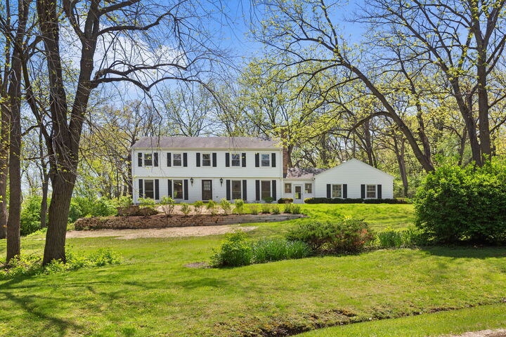 Property Photo: 1126 Crane Drive IL 60118