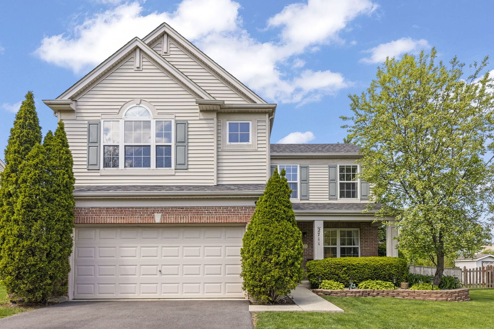 Property Photo: 2711 Misty Brook Lane IL 60432