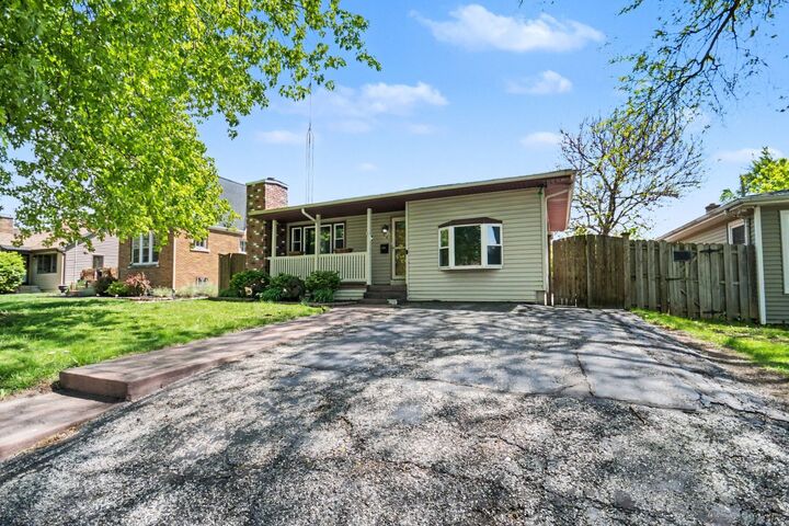 Property Photo:  604 Cowles Avenue  IL 60435 