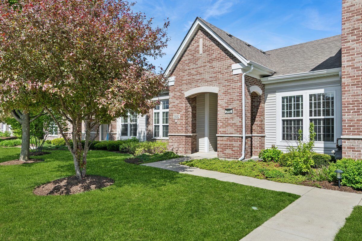 Property Photo:  2682 Avondale Circle  IL 60564 