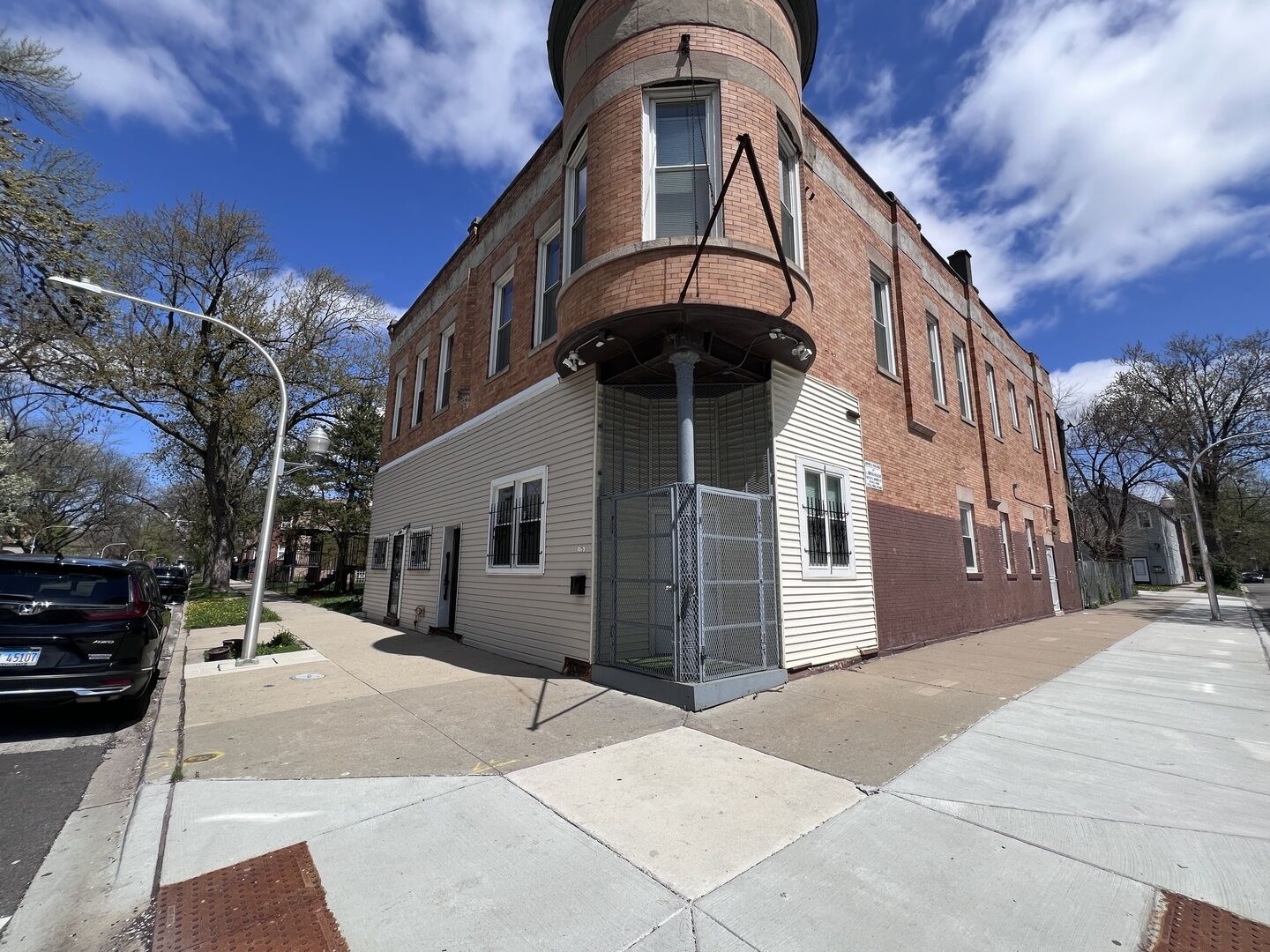 Property Photo:  