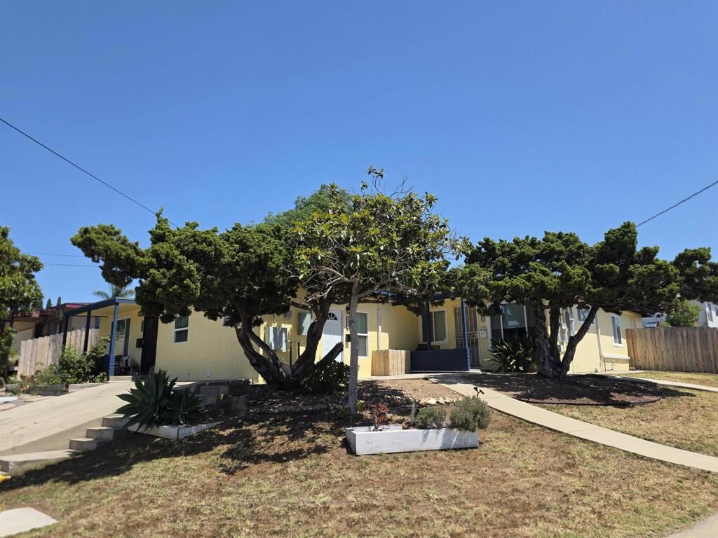 Property Photo: 3-5 Horton Dr CA 91942