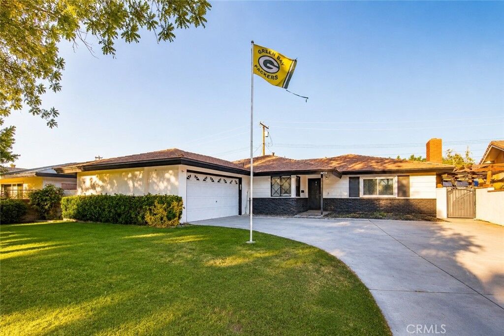 Property Photo:  44516 15th W  CA 93534 