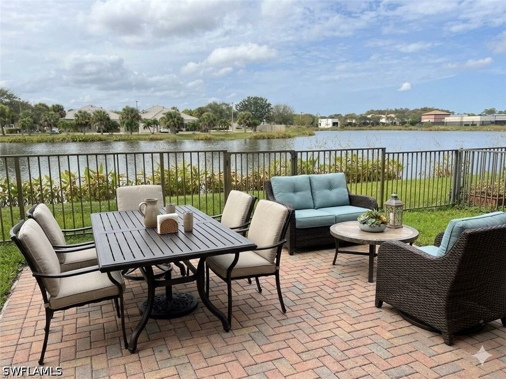 Property Photo:  5293 Beckton Road  FL 34142 