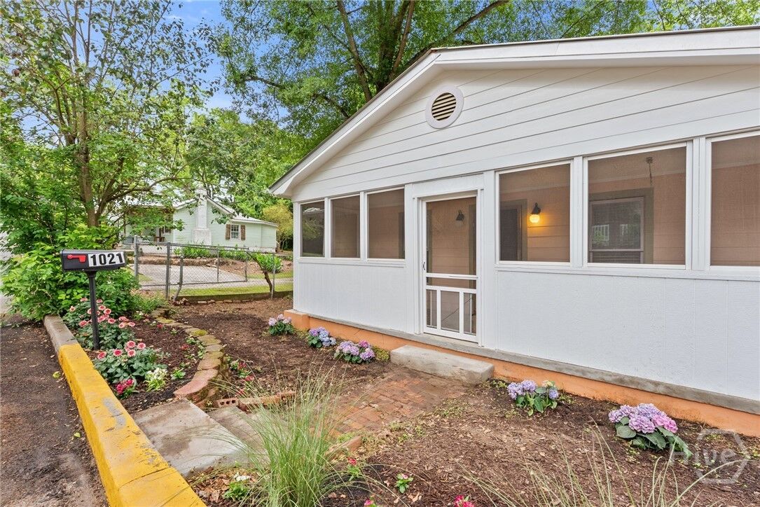 Property Photo:  1021 Waddell Street  GA 30606 