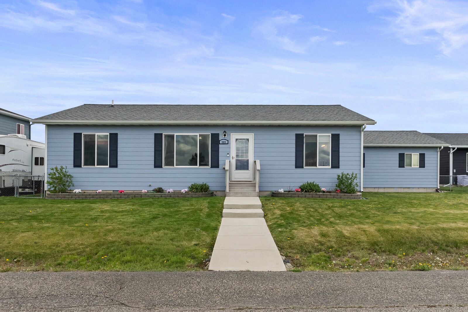 Property Photo:  909 E Clinton Street  MT 59635 