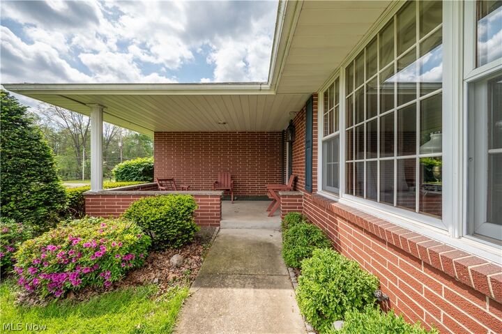 Property Photo:  1498 Brantford Drive  OH 44509 