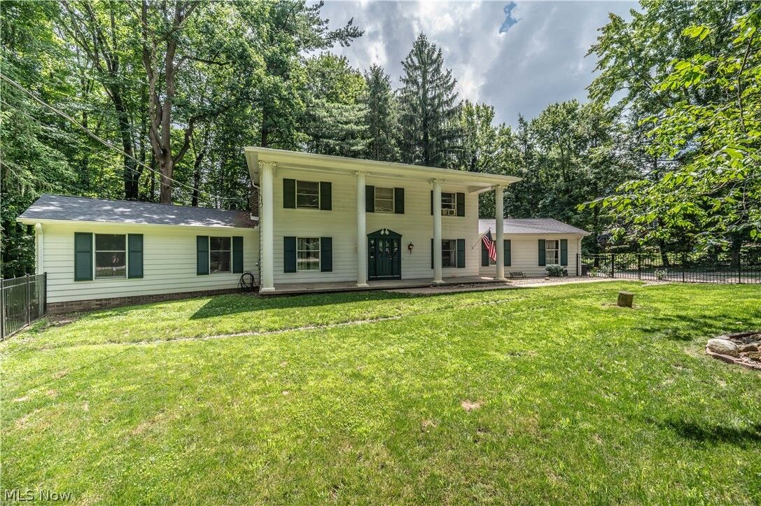 Property Photo:  1318 Highland Avenue E  OH 44460 