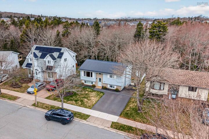 Property Photo:  11 Feldspar Crescent  NS B3R 2K7 