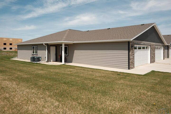 Property Photo:  2109 Walnut  IA 51239 